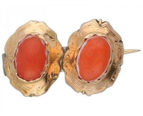   Rosegouden broche, met bloedkoraal - BWG 10 kt. Speld is van metaal. LxB: 2,5 x 1,5 cm. Gewicht: 2,6 gram.        Rose gold