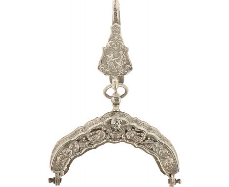   Beursbeugel met rokhaak zilver. Fraai gegoten gedeeltelijk opengewerkt model met gemonteerde rokhaak en klikslot. Nederland