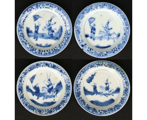   Een lot van (4) Porseleinen schoteltjes met ruiter en lansier decoratie. China, Kangxi. Diam. 11 cm. Restauraties, chips en