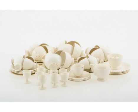   Een lot diverse koffie-en-thee serviesdelen, Holland, 20e eeuw. Waaronder thee-, koffie- en mokka- kop-en-schotels en (8) e