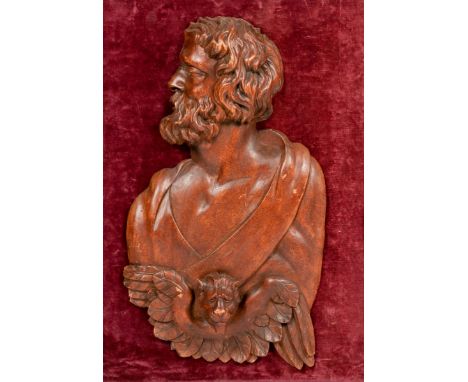   Een gestoken houten wandreliëf, portret van St. Marcus, 20e eeuw. Geschatte opbrengst: € 20 - € 30.        A carved wood wa