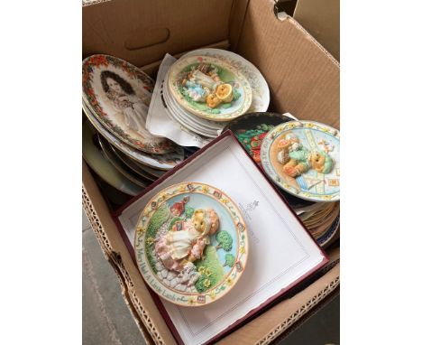 Box of collectors plates 