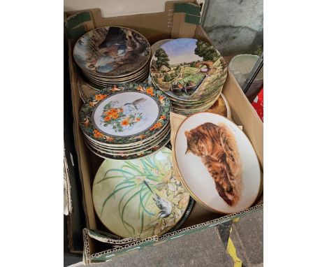 Decorative plates by Royal Worcester, Wedgwood etc including a limited edition Hummingbirds set by Doulton 