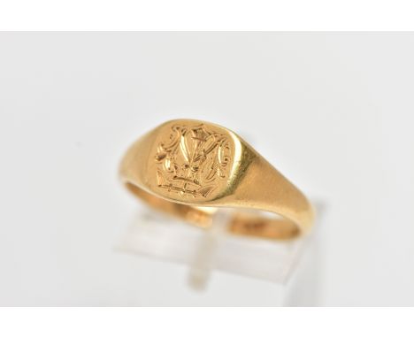 AN 18CT YELLOW GOLD SINGET RING, of a square form with engraved initial monogram to the centre, polished tapering band, hallm