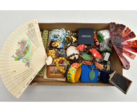 A BOX OF ASSORTED ITEMS, to include a small selection of white and yellow metal jewellery, some items stamped 925, a ladys op