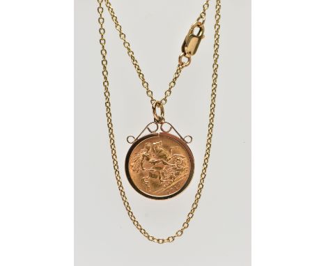 A MOUNTED HALF SOVEREIGN COIN NECKLACE, early 20th century half sovereign, depicting George V, dated 1914, within a 9ct colle