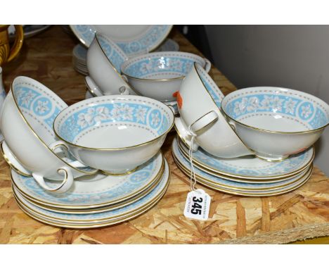 A THIRTY PIECE ROYAL DOULTON 'HAMPTON COURT' TC1020 PART DINNER SERVICE, comprising six dinner plates, six tea plates, six si