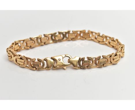 A 9CT GOLD BRACELET, a flat byzantine bracelet fitted with a large lobster clasp, hallmarked 9ct Birmingham, length 180mm, ap