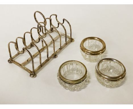 H/M SILVER TOAST RACK &amp; 3 H/M SILVER RIMMED SALTS - 5OZS APPROX