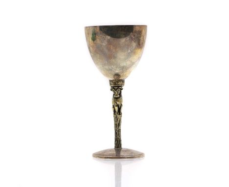 ▲ A Stuart Devlin silver goblet,  London 1977, with a plain bowl above a silver gilt stem cast with a seated bull and circula