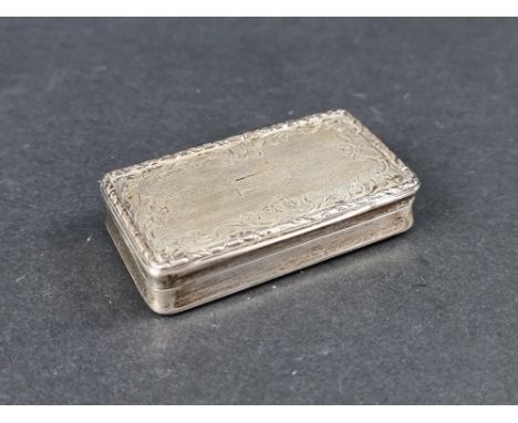 A continental white metal snuff box, 7.5cm wide. 