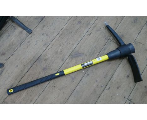 New heavy duty pick axe with fibre glass handle 