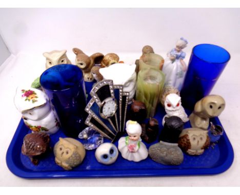 A tray containing assorted ceramic bird owl ornaments to include Beatrix Potter Old Mr Brown, ceramic figures, glass vases et