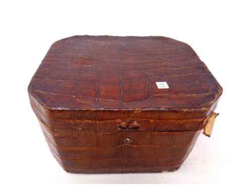 A vintage mulberry leather collar box  