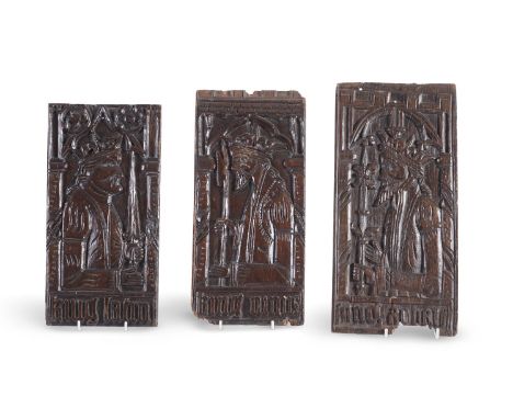 THREE CARVED OAK PANELS DEPICTING KINGS OF ANTIQUITY 16TH/17TH CENTURY  Depicting King Ninus, King Latin and King Robert, eac