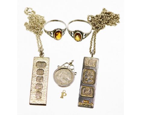 A group of silver and other jewellery, to include a Queens Silver Jubilee silver ingot pendant and chain, a further later sil