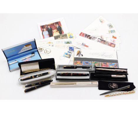 Various biros, to include Newbold, Parker, fountain pens and a small group of first day covers. (1 tray)