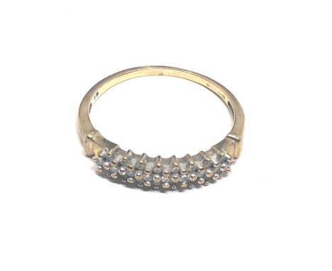 9ct gold diamond ring (1.6g) 