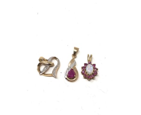 3 x 9ct gold ruby, opal &amp; diamond pendants (2.6g) 