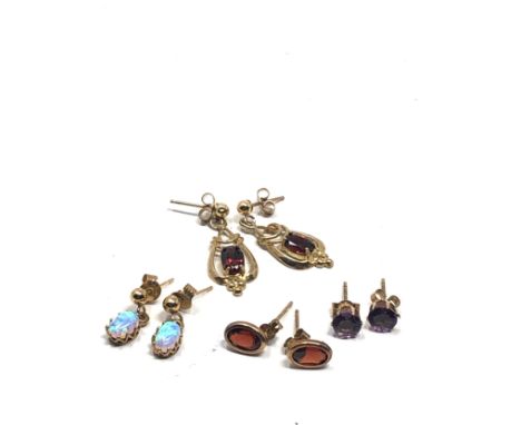 4 x 9ct gold vintage garnet, opal &amp; amethyst stud earrings (3.8g) 