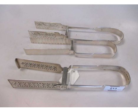 Three pairs of silver asparagus tongs 16.7ozt gross (3)