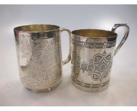 Two Victorian silver christening cups, 8.8ozt gross (2)