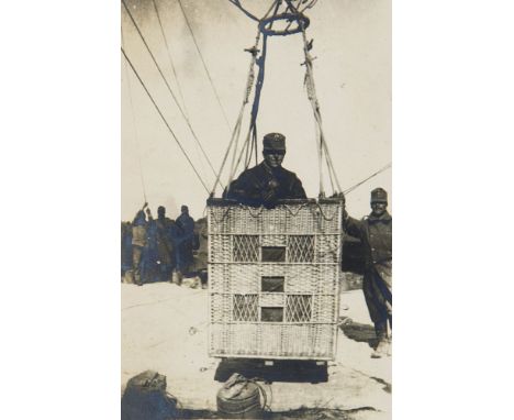   1. Weltkrieg - Italien - Ballontruppen - - Album mit ca. 85 Originalphotographien. 1914-1917. Silbergelatineabzüge. Format 