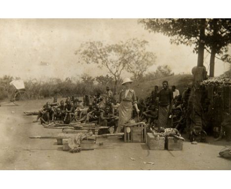   Afrika - Kamerun - - Album mit 75 Originalphotographien der Helene Preuschoff (Erste Deutsche Frau in Dume, Kamerun). Silbe
