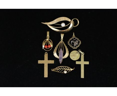 A Mixed Lot of 14ct Gold, comprising - a pearl set leaf brooch, a pink quartz set pendant, a small pearl set leaf brooch, a s