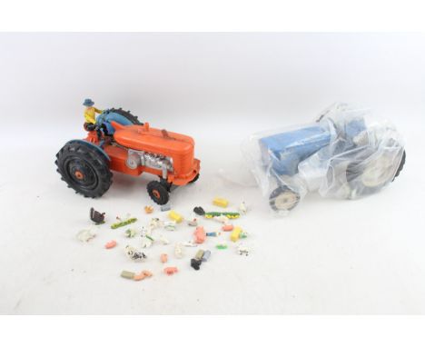 Vintage Die Cast Early Plastic Tractors Farming Toys Retro     487368 