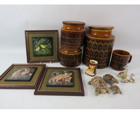 Mixed lot to include Hornsea Heirloom, Wade tortoise and Giraffe family etc.