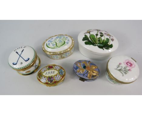 Selection of various ceramic trinket boxes Halcyon Days, Crown Derby and Portmeirion etc.