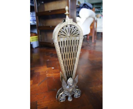 Lovely Brass Peacock folding fire screen with decoration to the front. Excellent.  H:25 x W:48 inches. See photos. 