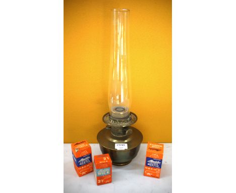 Vintage Aladdin Oil lamp with glass chimney and three spare wicks in boxes. See photos. 