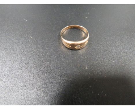 AN ANTIQUE 15ct GOLD RING SET WITH SINGLE DIAMOND, SIZE N HALLMARKED CHESTER 1891 