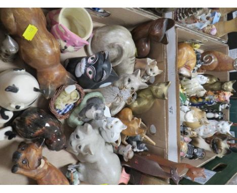 Two small trays of assorted cat figures to include Peter Fagan, Gleneagles Studio etc 