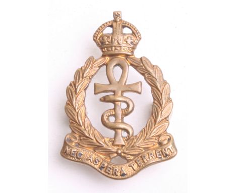 1918 RAF Medical Officers Collar Badge in gilt metal with two lug fittings on the reverse. J R GAUNT LONDON makers mark to th