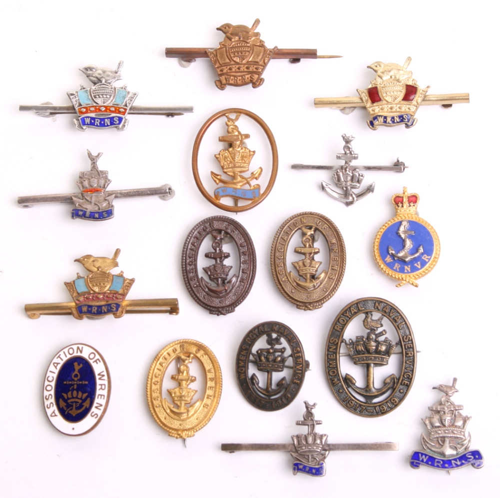 Selection of WRNS Sweetheart Brooches and Lapel Badges consisting of 3x