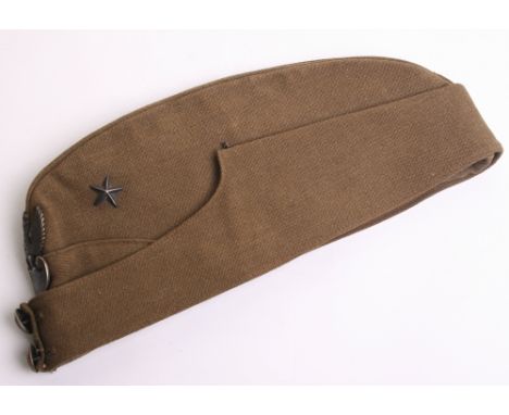 WW2 Polish Officers Side Cap of khaki cloth with silvered Polish eagle buttons to the front, single rank star to the side and