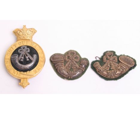 Victorian Durham Light Infantry Officers Glengarry Badge and Collar Badges, fine gilt glengarry badge being a crowned garter 