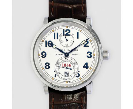 Boîtier en acier inoxydable, diamètre environ 38 mm, lunette moletèe, couronne vissèe, fond avec vis et inscription des mèdai