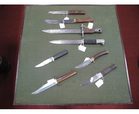 A Canadian Ross Rifle Co 1907 Bayonet, German dress bayonet, various other XIX/XX Century fighting/hunting knives:- One Tray 