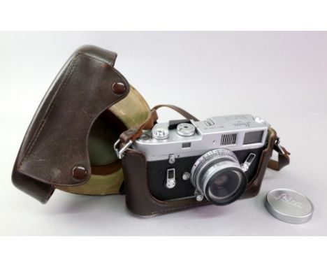 Leica M4 DBP camera, Ernst Leitz Wetzlar GMBH Germany, no. 1273165, fitted with an Ernst Leitz GmbH Wetzlar Elmar f=5cm 1:3.5