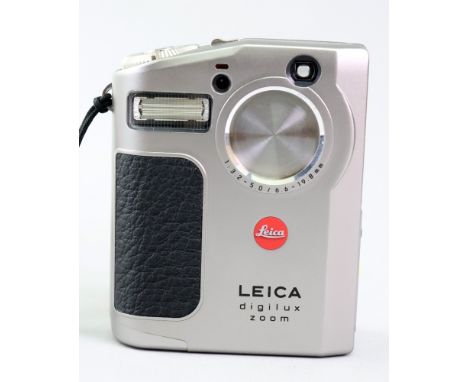Leica Digilux zoom camera, with instruction manual, software CD, software guide, various cables, Leica branded black pouch, o