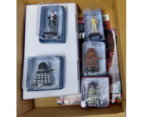 Dr Who-(5) Figures + Magazines + Plinth -Models-Supreme Dalek AEC9563-The Second Doctor AEO 3689-Axonman AEF2409-Gel Guard AE