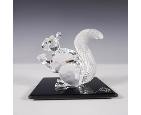 This limited edition Swarovski Crystal Society (SCS) squirrel was issued in 1997 to commemorate the 10th anniversary of the S