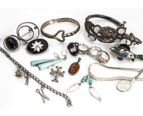 A quantity of white metal and silver jewels, including a Chinese style bangle, a blue john silver mounted ring, an articulate