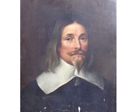 A late 17th century oil on panel portrait of a gentleman with white collar - 39 x 31cm