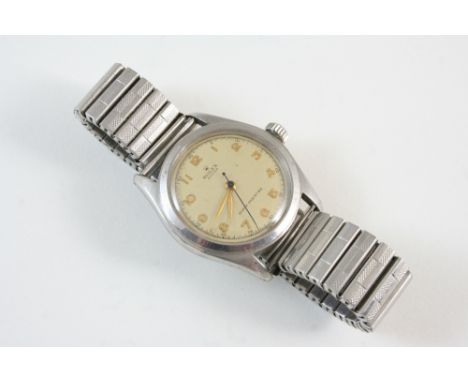 A GENTLEMAN'S STAINLESS STEEL OYSTER WRISTWATCH BY ROLEX the signed circular dial with Arabic numerals and sweep seconds hand