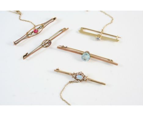 A QUANTITY OF JEWELLERY including a diamond and gold bar brooch, an opal and diamond brooch set in 9ct. gold, an aquamarine a